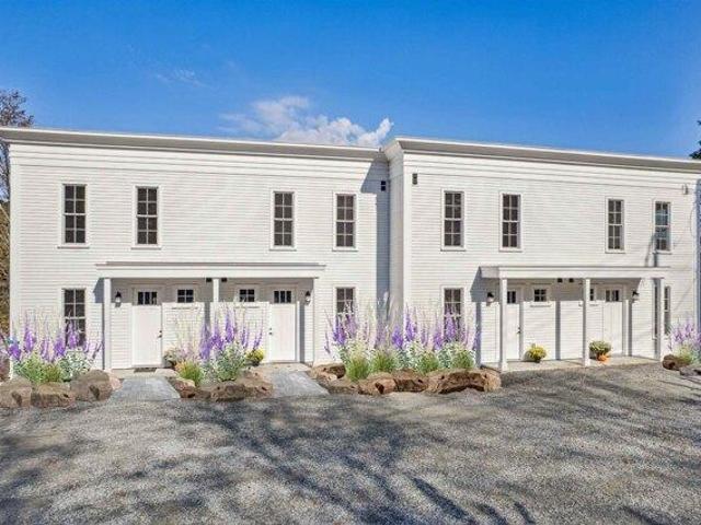 House for sale in Woodstock Village, South Woodstock