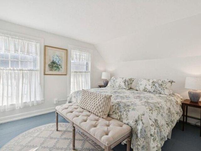 House for sale in Woodstock Village, South Woodstock