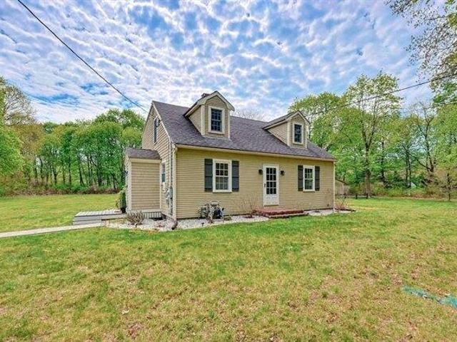 House for sale in Wrentham, Massachusetts