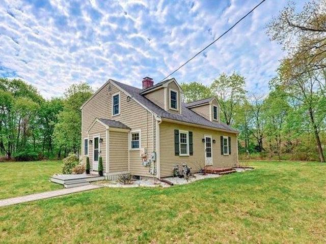 House for sale in Wrentham, Massachusetts