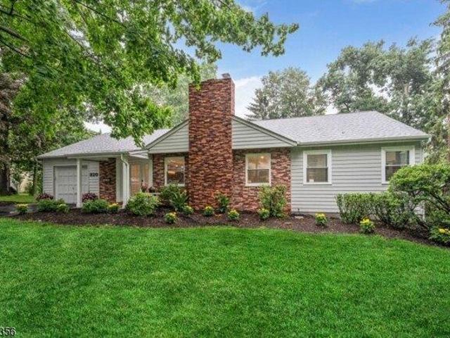 House for sale in Wyckoff, New Jersey