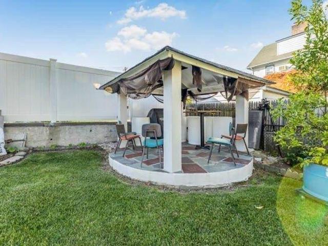 House for sale in Glenwood, New York