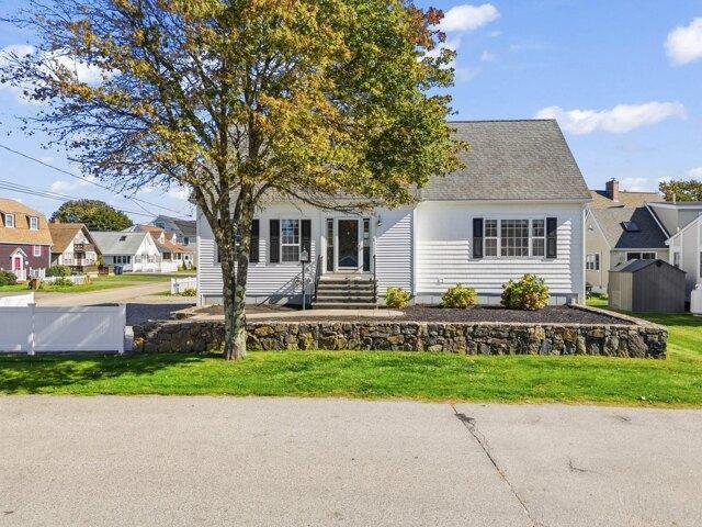 House for sale in York Beach, York