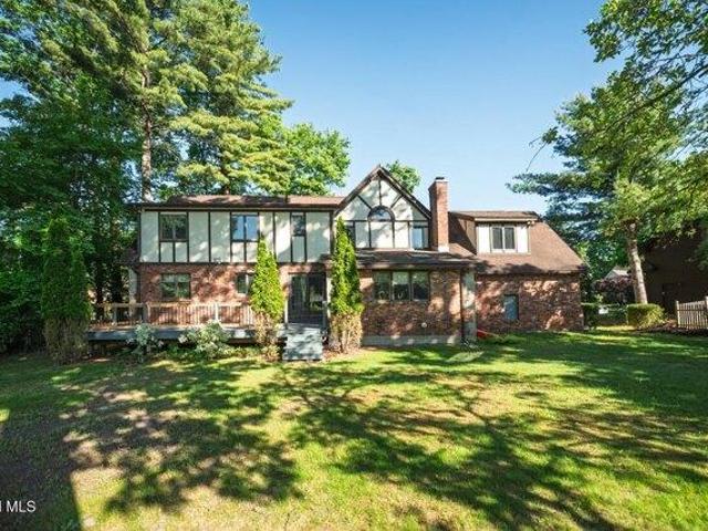 House for sale in Guilderland, New York