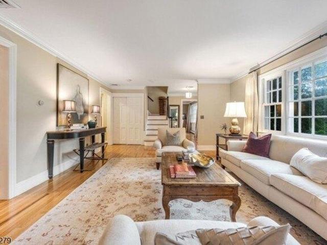 House for sale in Allendale, New Jersey