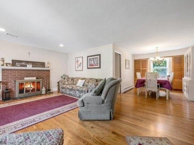 House for sale in Allendale, New Jersey