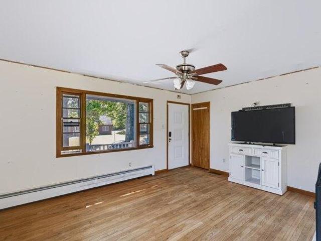 House for sale in Amesbury, Essex County