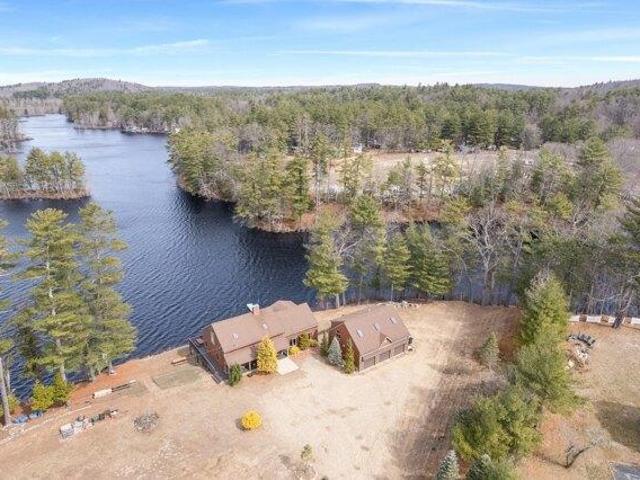 House for sale in Amesbury, Essex County