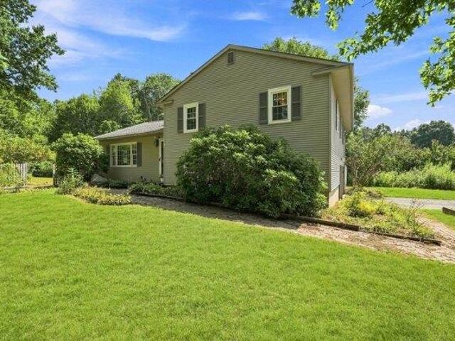 House for sale in Pomeroy Village, Amherst