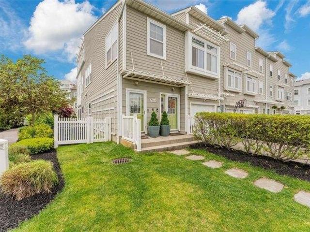 House for sale in Queens, Arverne