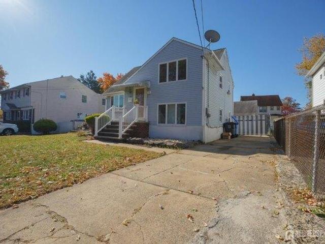 House for sale in Avenel, Woodbridge Township