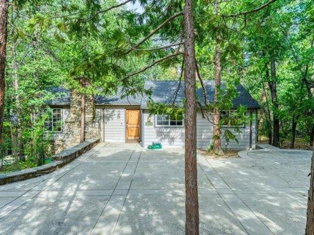 House for sale in Bass Lake, California