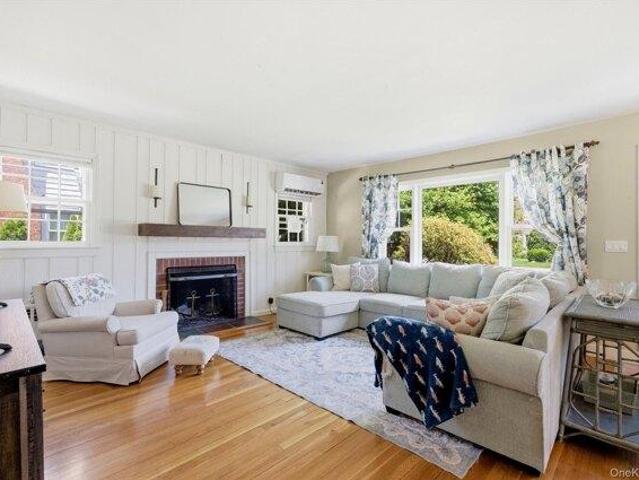 House for sale in Bohemia, New York