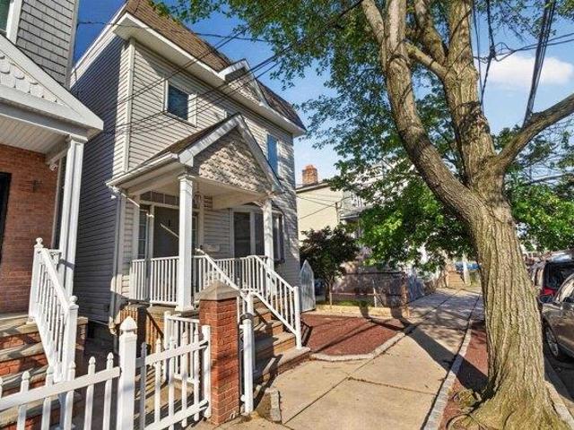 House for sale in Hudson, New Jersey