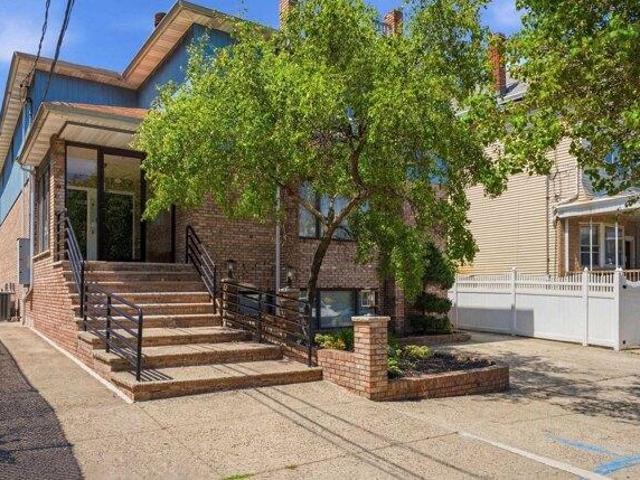 House for sale in Hudson, New Jersey