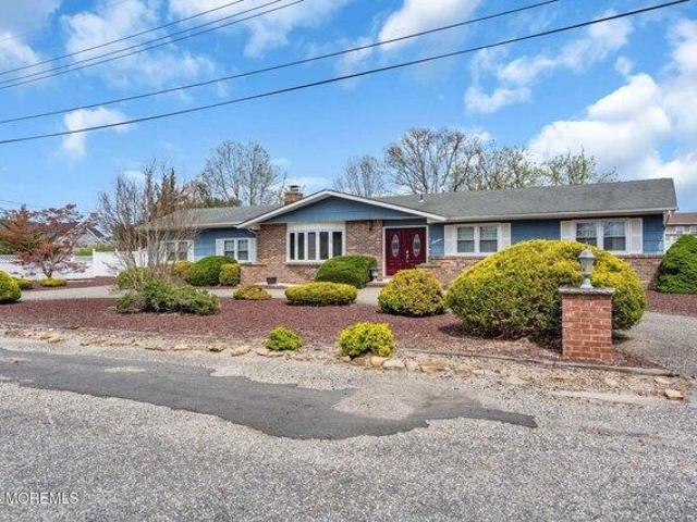 House for sale in Bayville, New Jersey