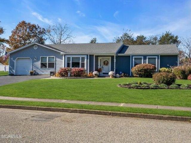 House for sale in Bayville, New Jersey