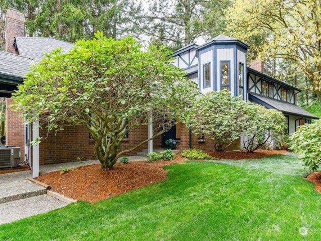 House for sale in Bellevue, Washington