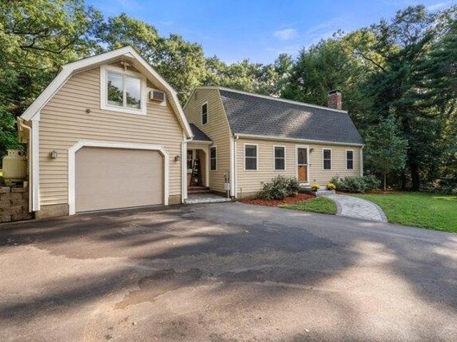 House for sale in Bellingham, Massachusetts