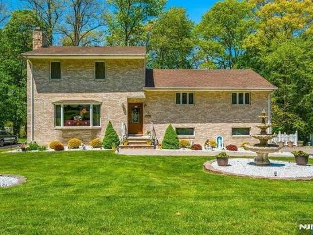 House for sale in Berkeley Heights, New Jersey