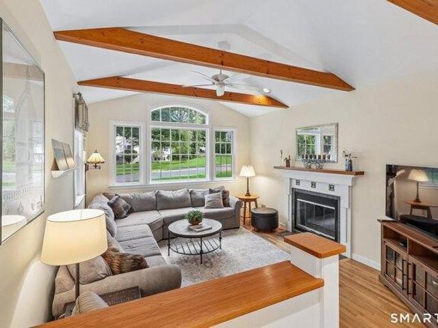 House for sale in Chimney Heights, Bethel