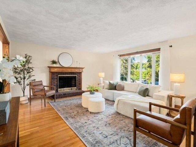 House for sale in Billerica, Middlesex County