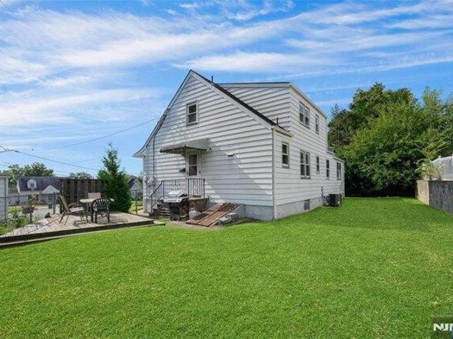 House for sale in Bloomfield, New Jersey