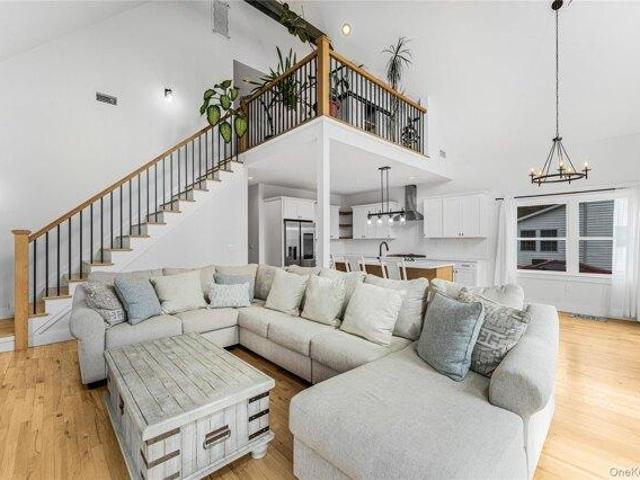 House for sale in Bloomingburg, New York