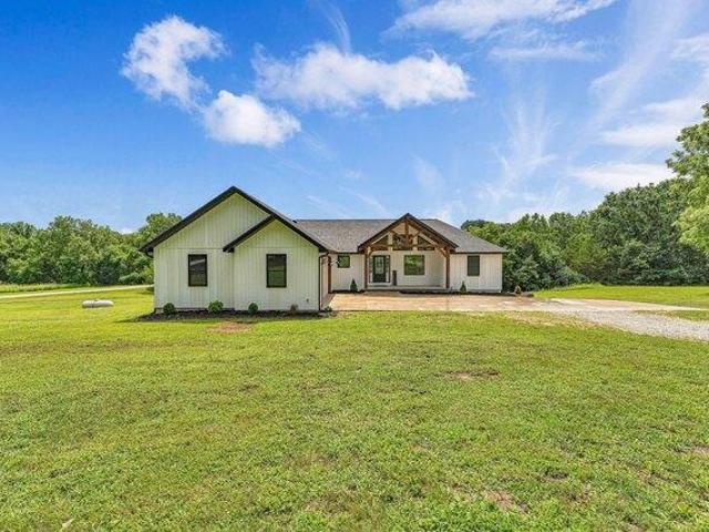 House for sale in Bolivar, Missouri