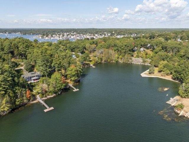 House for sale in Sprucewold, Boothbay Harbor