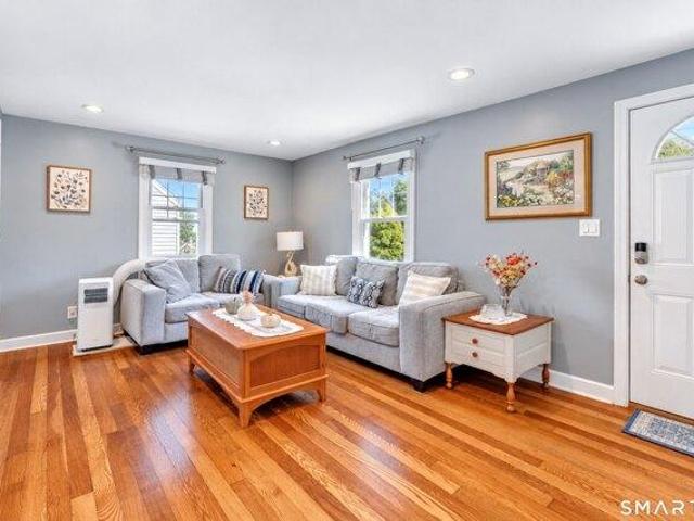 House for sale in Toilsome Hill, Bridgeport