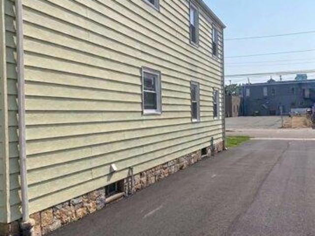 House for sale in Bridgeport, Greater Bridgeport Planning Region