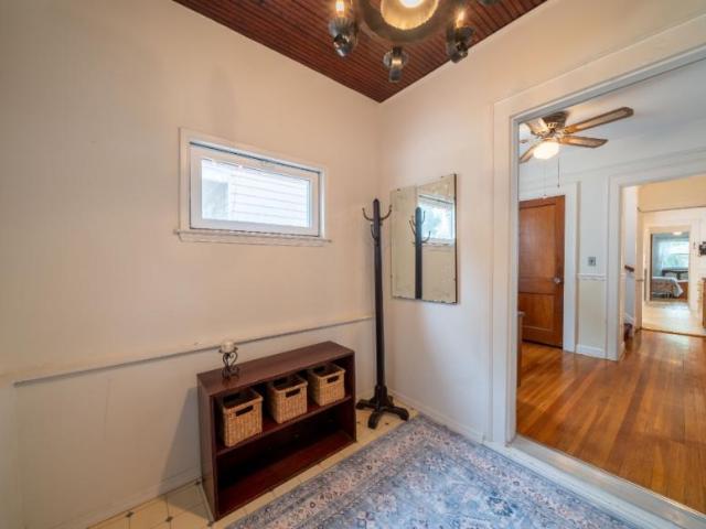 House for sale in The Bronx, Arverne