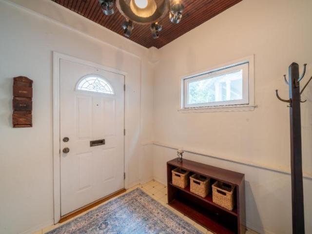 House for sale in The Bronx, Arverne