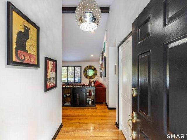 House for sale in Brookfield Center, Brookfield