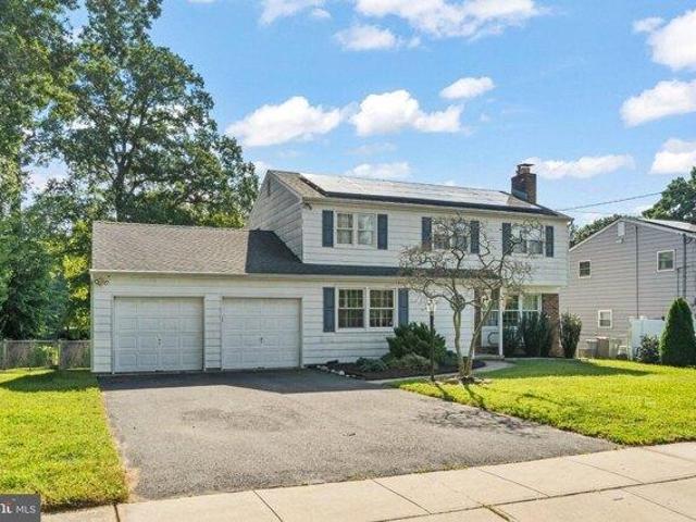 House for sale in Town Estates, Burlington Township