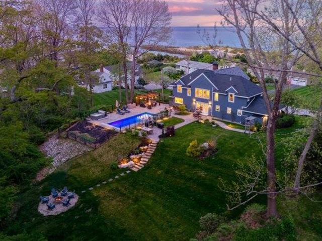 House for sale in Cape Elizabeth, Maine