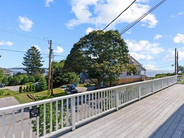 House for sale in Cape Elizabeth, Maine