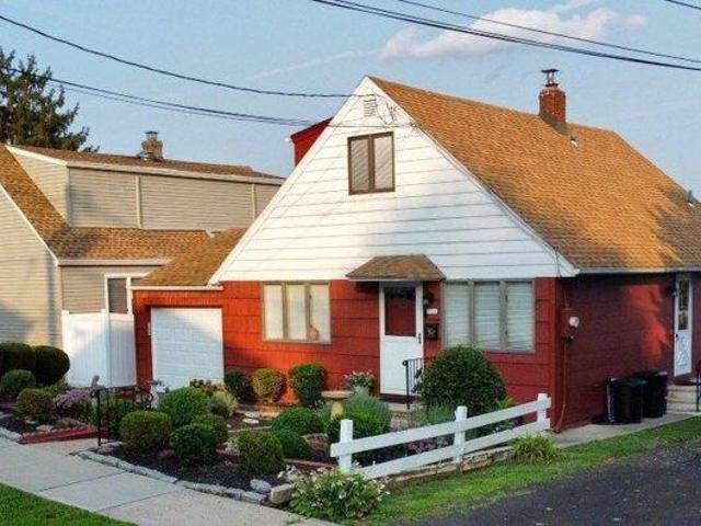House for sale in Carlstadt, New Jersey