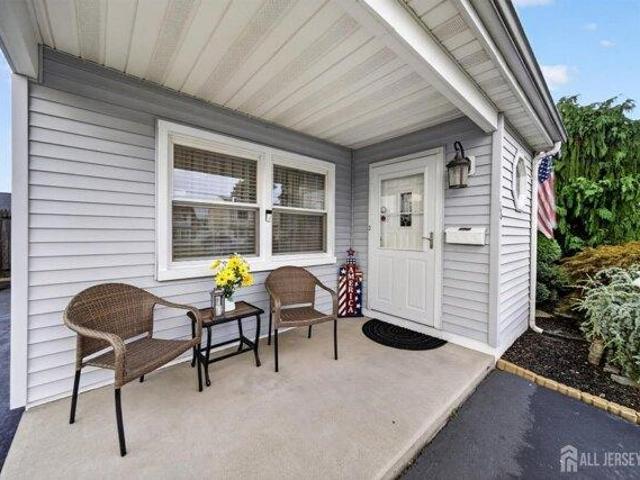 House for sale in Avenel, New Jersey