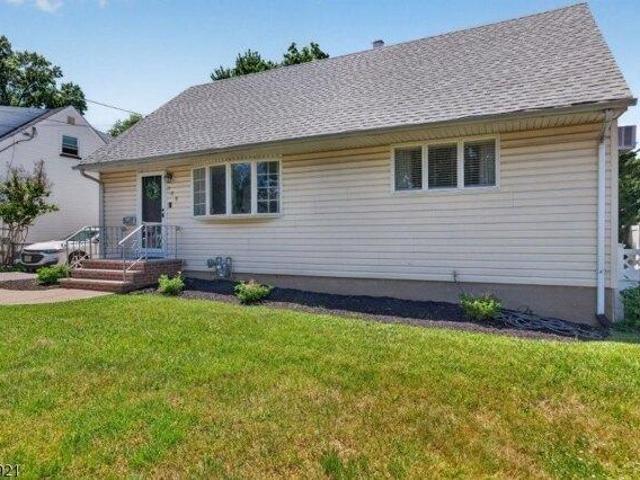 House for sale in Cedar Grove, New Jersey