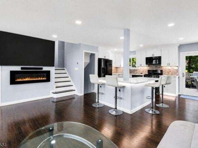 House for sale in Cedar Grove, New Jersey