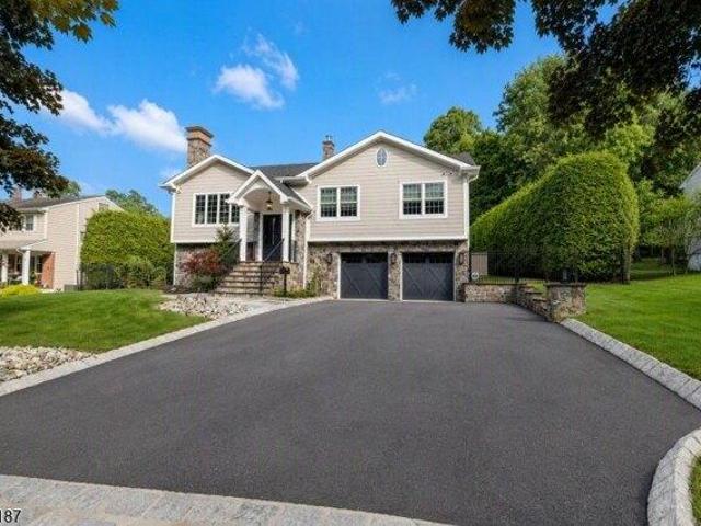 House for sale in Cedar Grove, New Jersey
