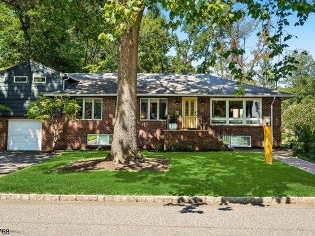 House for sale in Cedar Grove, New Jersey