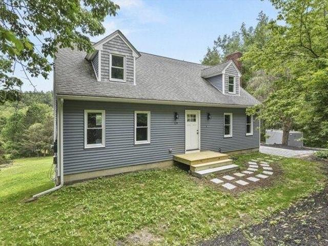 House for sale in Charlton
