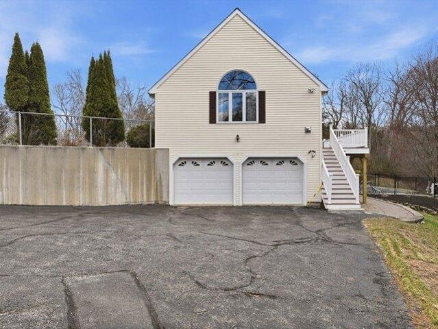 House for sale in Charlton, Massachusetts