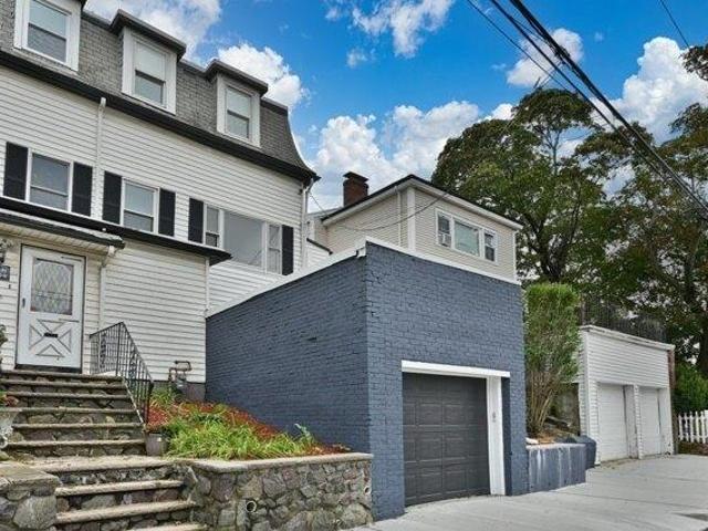 House for sale in Prattville, Chelsea