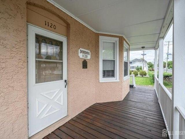 House for sale in Clark, New Jersey
