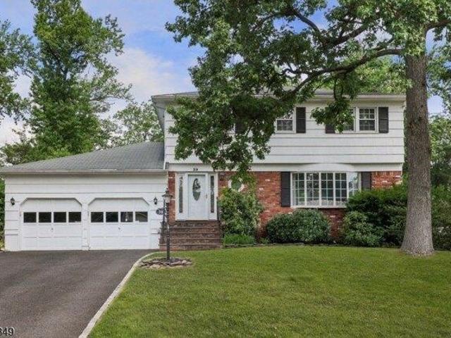 House for sale in Clark, New Jersey