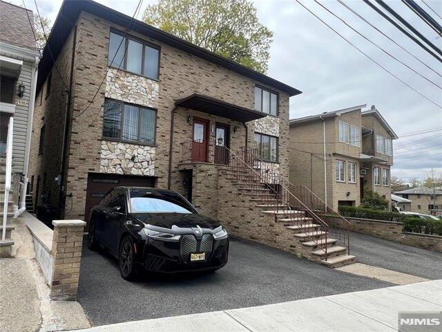 House for sale in Cliffside Park, New Jersey